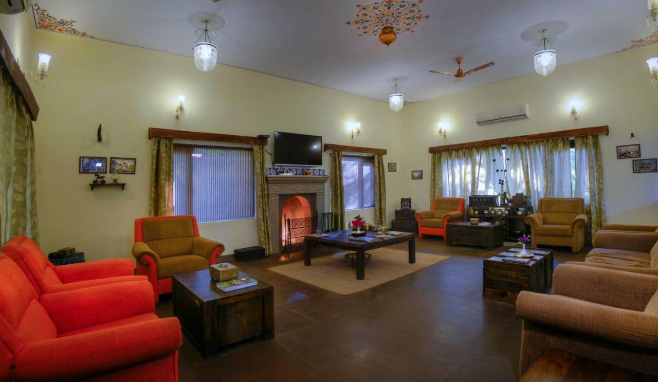 Courtyard House Hotel Kanha Ngoại thất bức ảnh