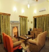 Courtyard House Hotel Kanha Ngoại thất bức ảnh